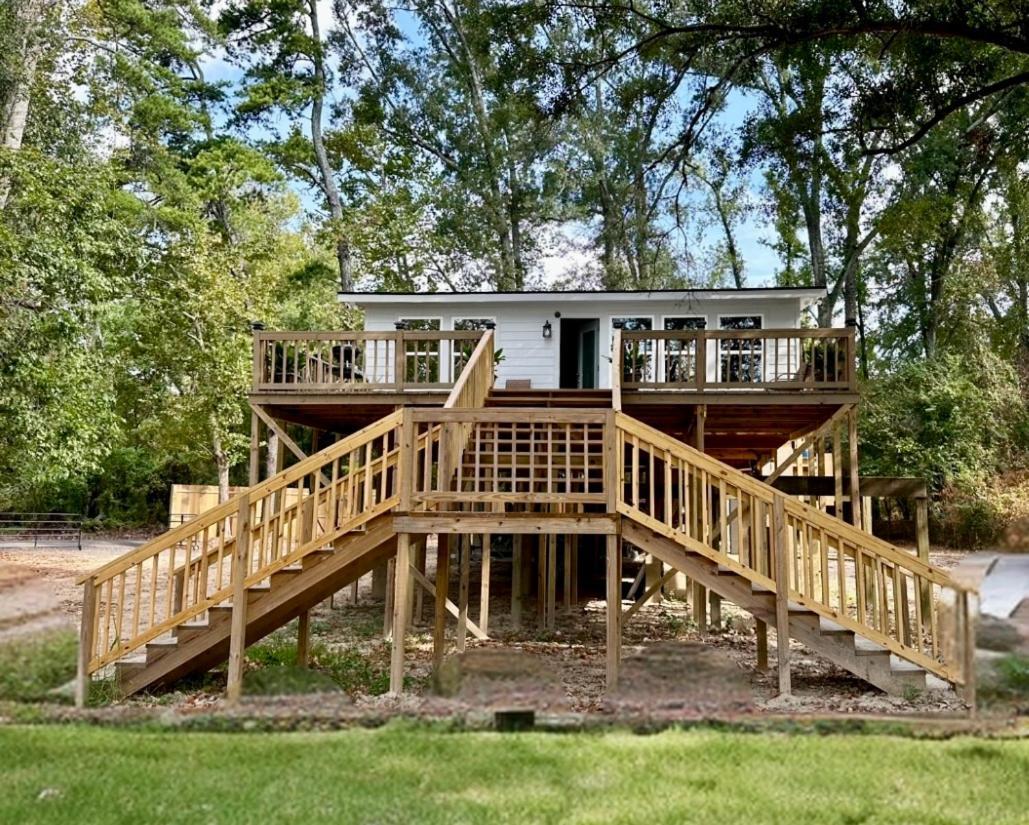 Secluded Riverside Oasis Private Deck Dock Holiday home *