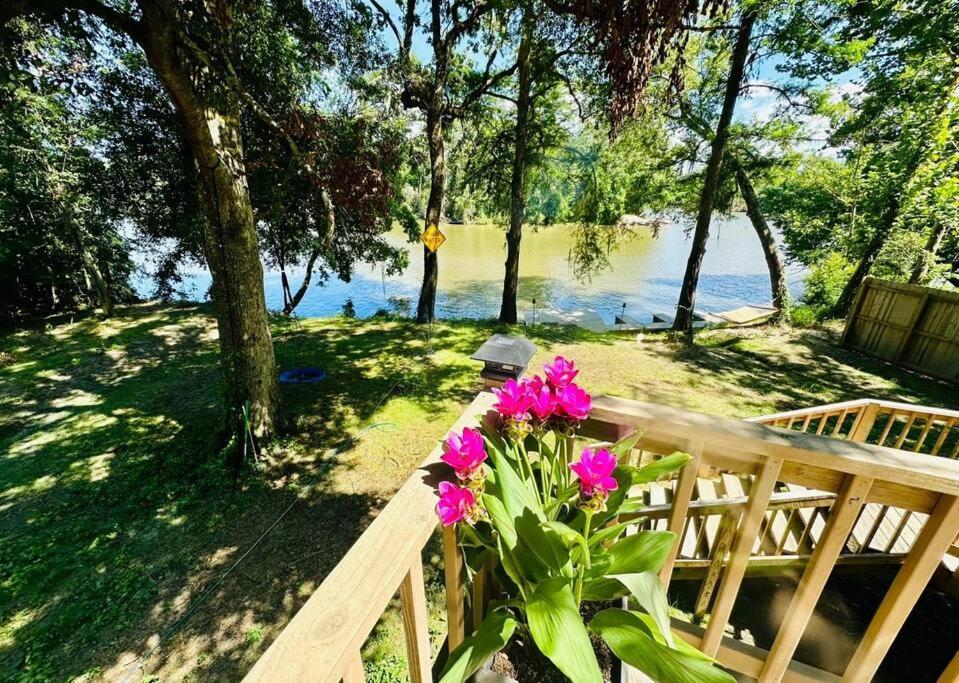 Holiday home Secluded Riverside Oasis Private Deck Dock Baton Rouge
