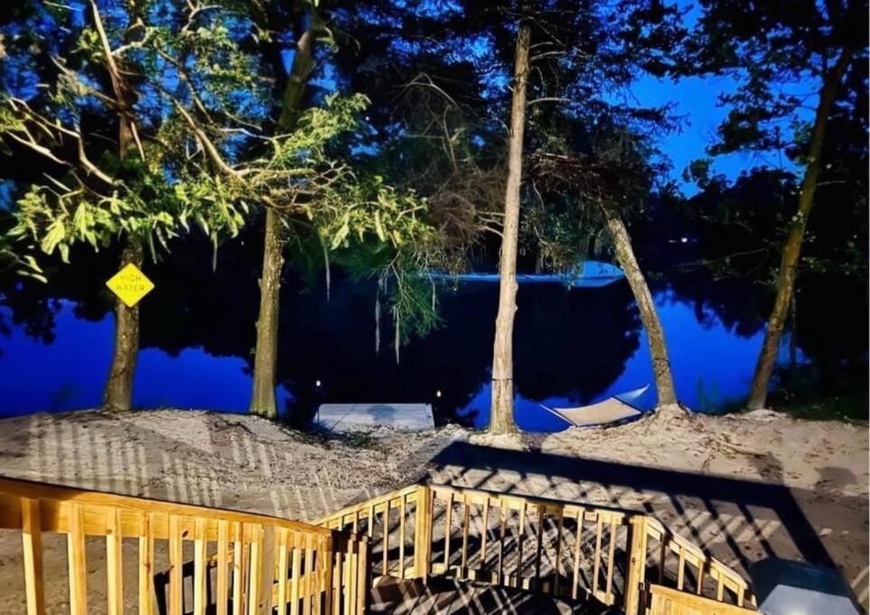 Secluded Riverside Oasis Private Deck Dock * Baton Rouge