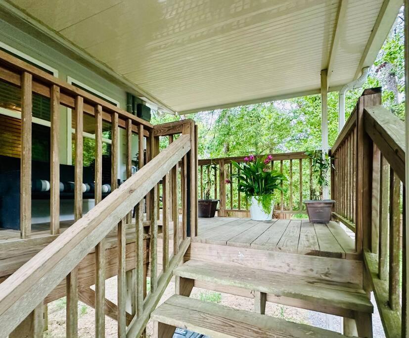Secluded Riverside Oasis Private Deck Dock
