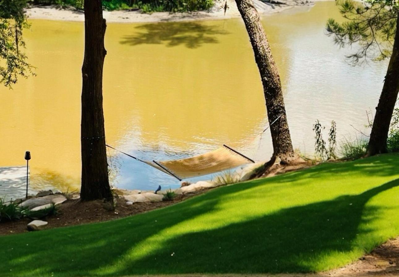 Holiday home Secluded Riverside Oasis Private Deck Dock *