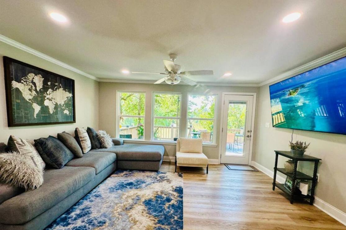 Secluded Riverside Oasis Private Deck Dock * Baton Rouge